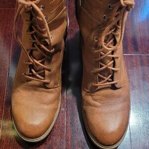 Timberland's Women's Leather Combat Boots